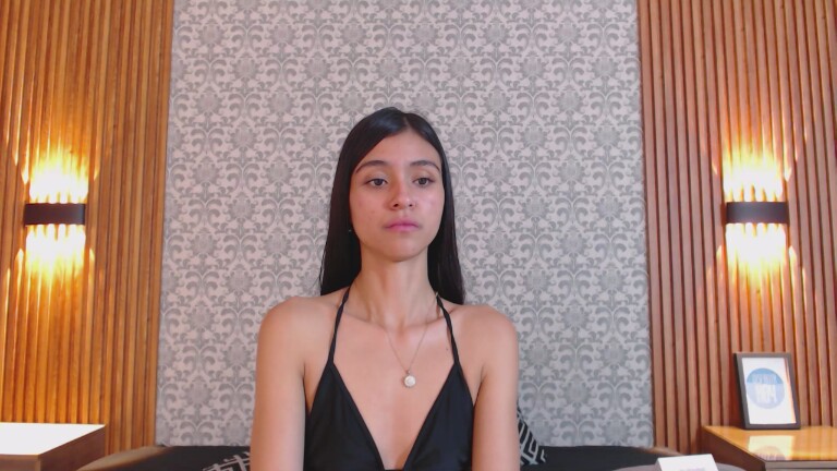 Charlotte_18's Streamate show and profile