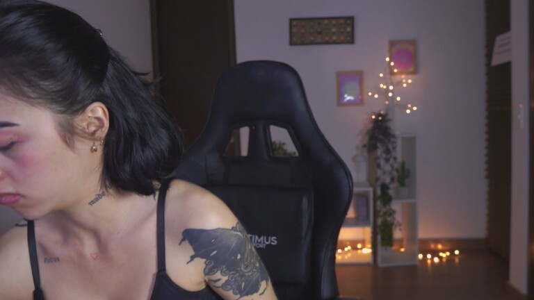 AlissonnovaXX's Streamate show and profile