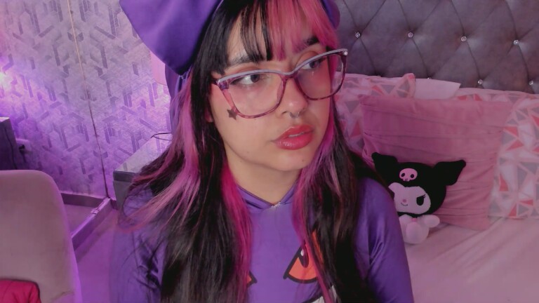 MaddieWaves's Streamate show and profile