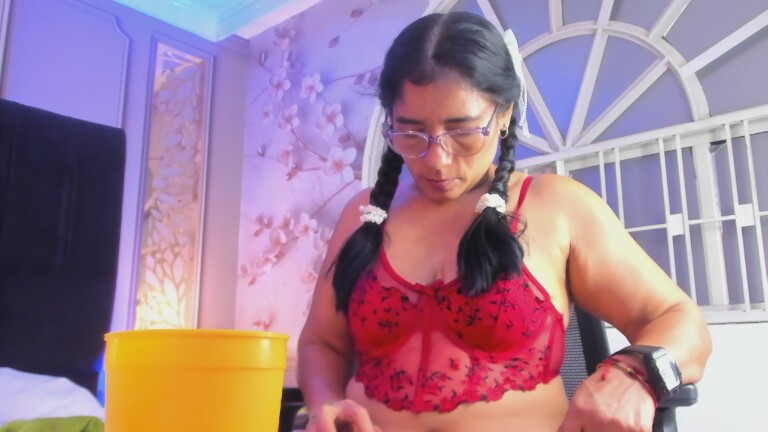 mature_bigass's Streamate show and profile