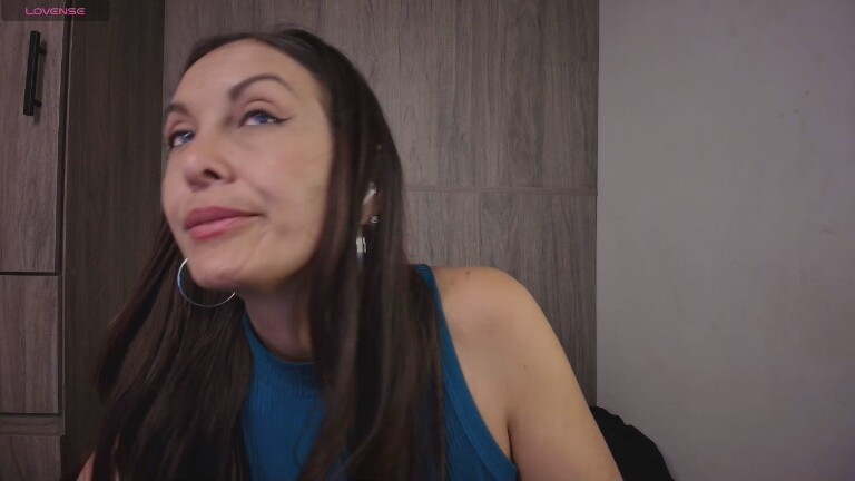 SwetSabella's Streamate show and profile