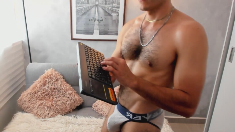 AronMuller's Streamate show and profile