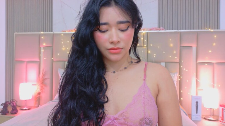 RoxyLyne's Streamate show and profile