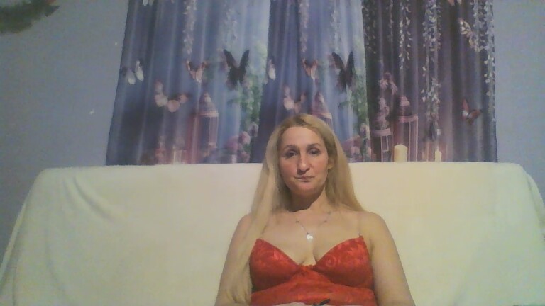 RANNIYA's Streamate show and profile