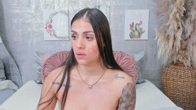 SaraBacker's Streamate show and profile