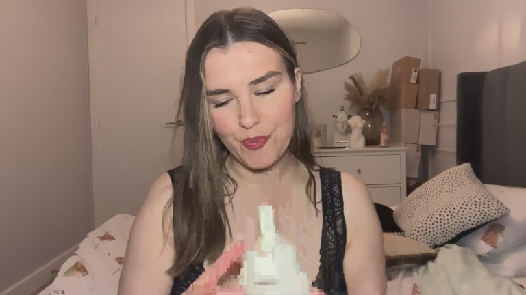 PeacheyyStuff's Streamate show and profile