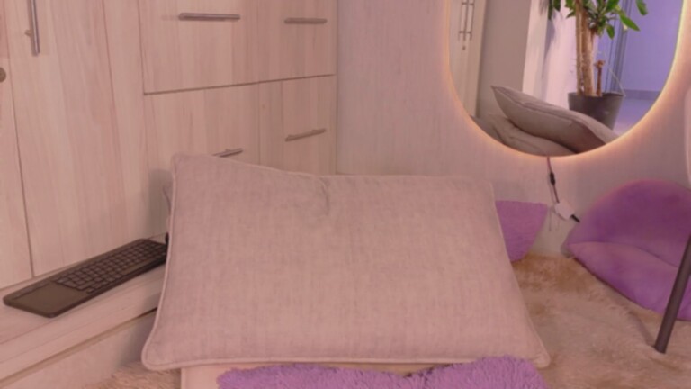 Shehell's Streamate show and profile