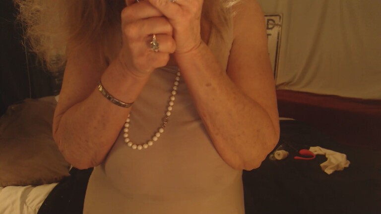 LV_Halley's Streamate show and profile