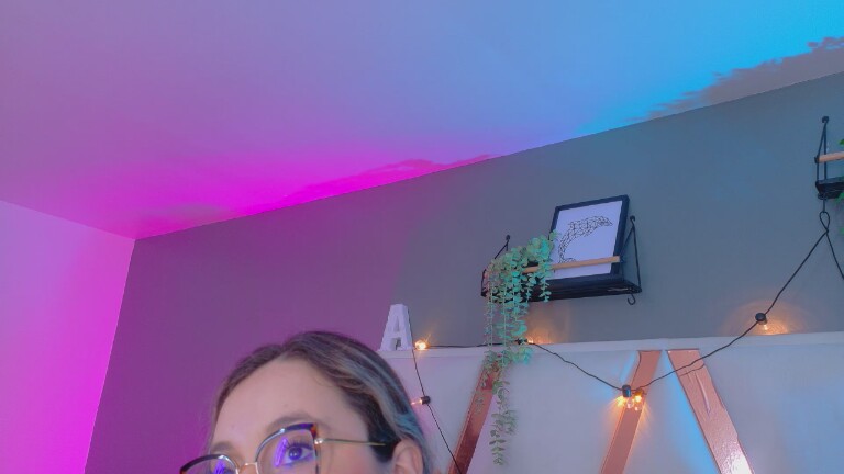 AmbarHiills's Streamate show and profile