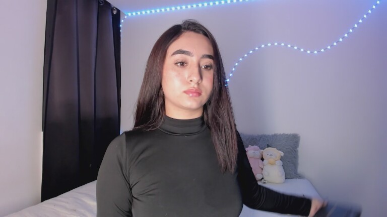 RoseHoldenn's Streamate show and profile