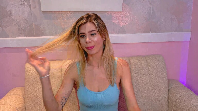 RileySweet's Streamate show and profile