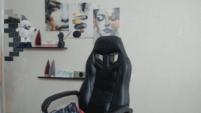 GlamNova's Streamate show and profile