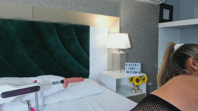 AlexandraLopez's Streamate show and profile