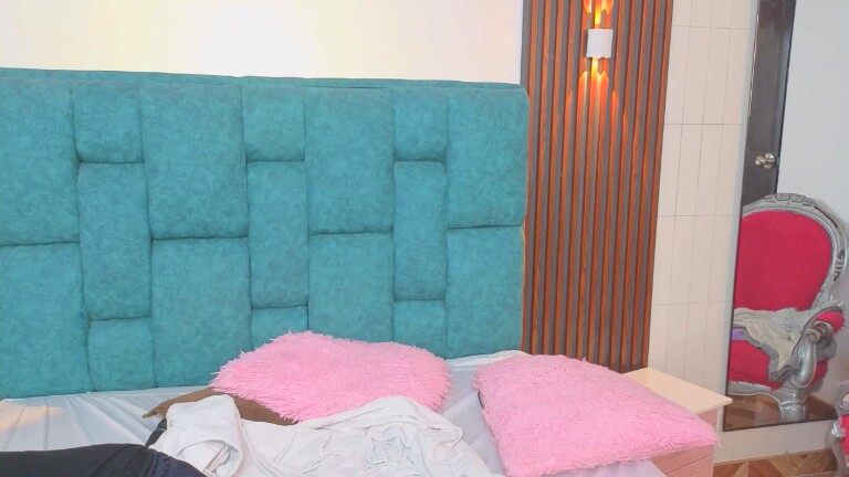 JuneCute's Streamate show and profile