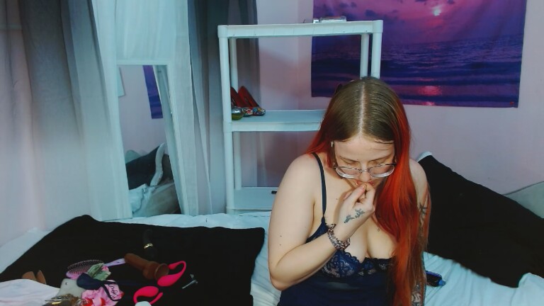 FoxyLilly's Streamate show and profile