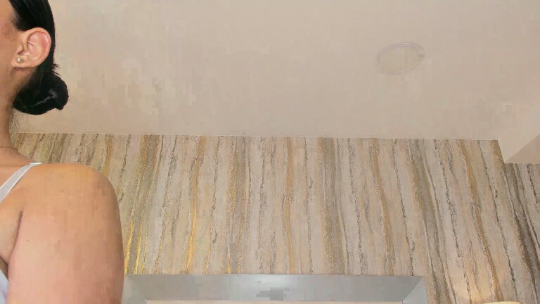 Sara_Hanniston's Streamate show and profile