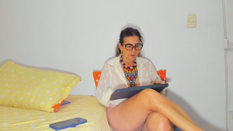 SexyLatinxs's Streamate show and profile