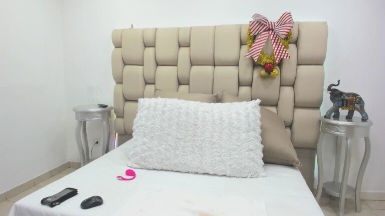 Kharhaa's Streamate show and profile