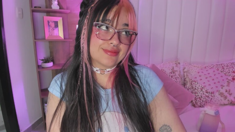 MaddieWaves's Streamate show and profile