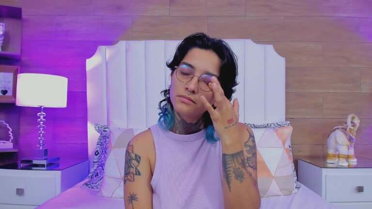 AmyRavens's Streamate show and profile