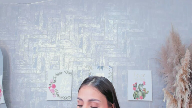 SaraBacker's Streamate show and profile