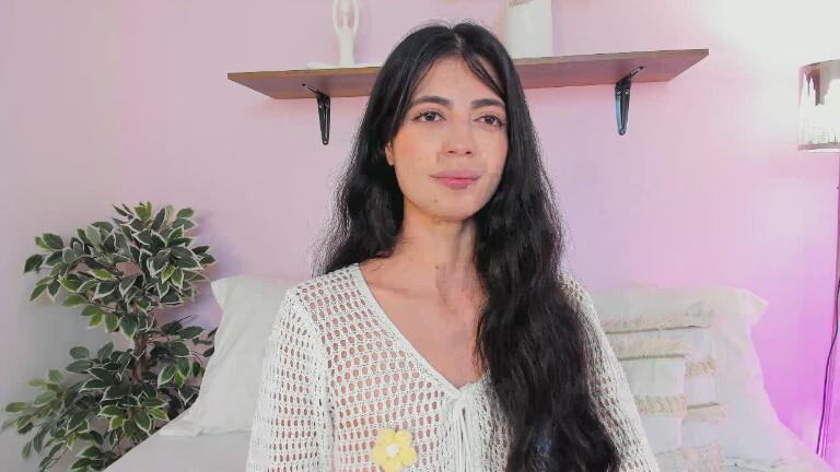 SaraFernandez's Streamate show and profile