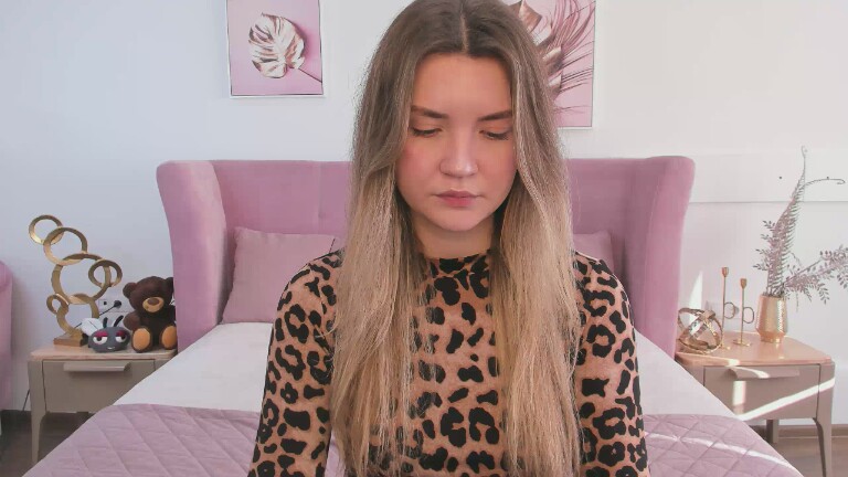 Reneswee's Streamate show and profile