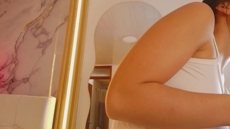 Nahomy19's Streamate show and profile