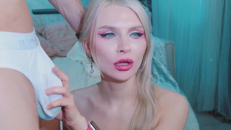 DenLina's Streamate show and profile