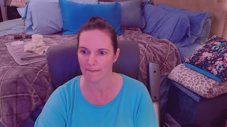 Nina's Streamate show and profile