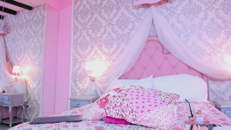 TaniaBroke's Streamate show and profile