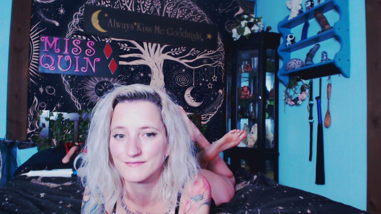 MissQuinCam's Streamate show and profile