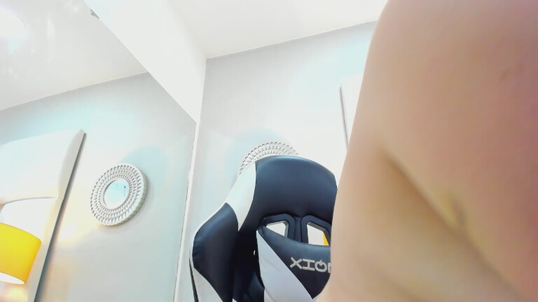 SweetLucianaa's Streamate show and profile