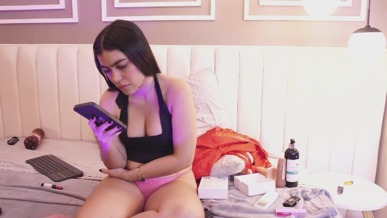 MilaIvy's Streamate show and profile