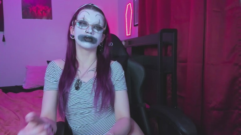 NikkiVill's Streamate show and profile