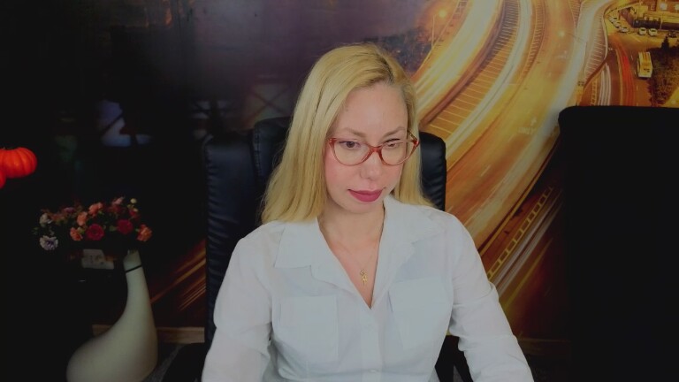 SofiaChastain's Streamate show and profile