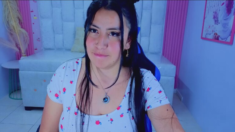 EmilyMiillsS's Streamate show and profile