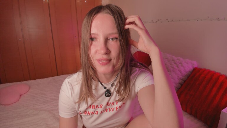 EmilyJune's Streamate show and profile