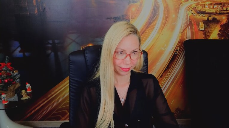 SofiaChastain's Streamate show and profile