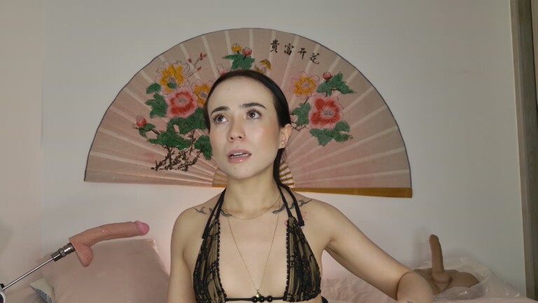 SweetSara33's Streamate show and profile