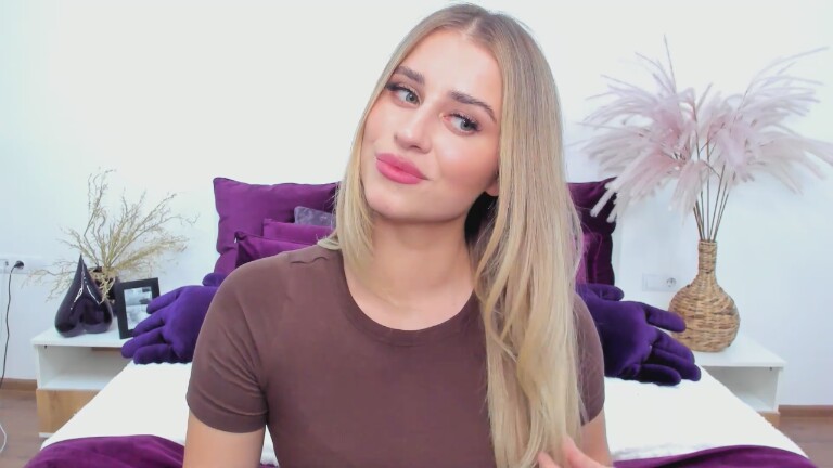 AlisAnne's Streamate show and profile