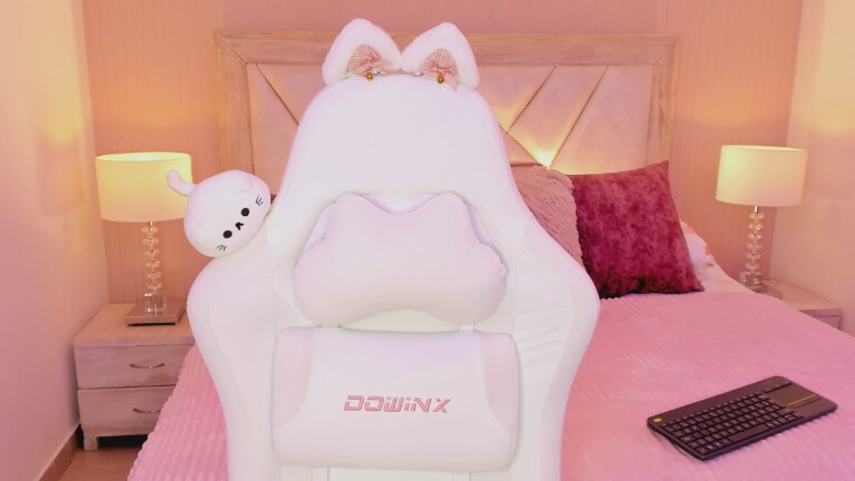 SophiaColinns's Streamate show and profile