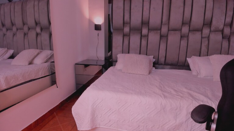 PrincessLuu's Streamate show and profile