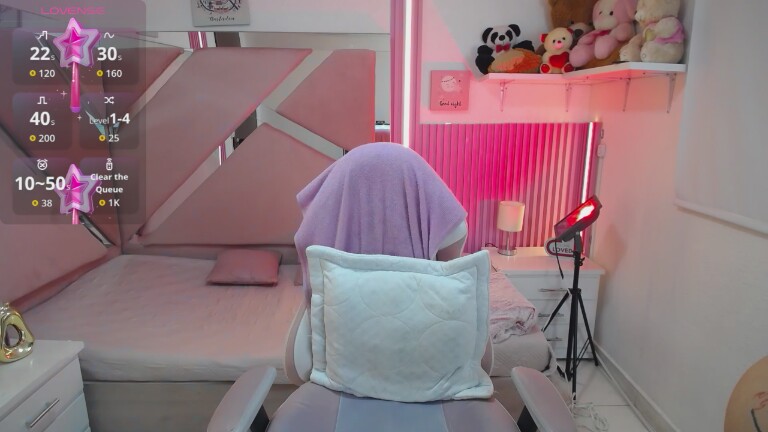 MiaGarcia28's Streamate show and profile