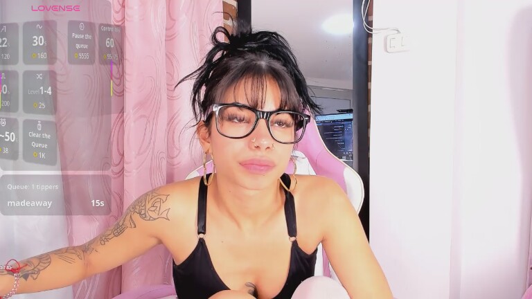 kazumiii's Streamate show and profile