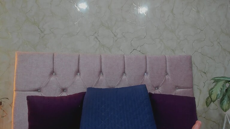 ValerinReeds's Streamate show and profile