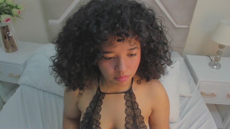 AllyNoaH's Streamate show and profile