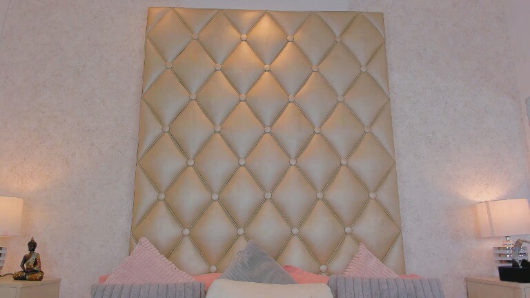 MiaaCaastro's Streamate show and profile