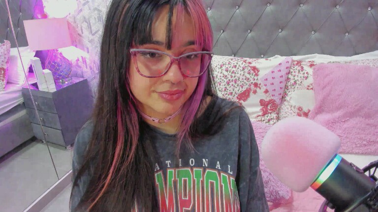 MaddieWaves's Streamate show and profile