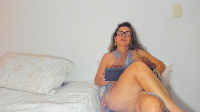 SexyLatinxs's Streamate show and profile